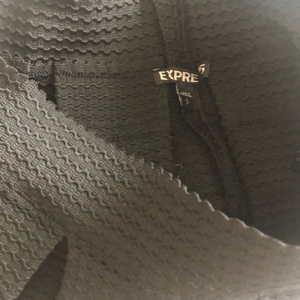 EXPRESS BLACK SKIRT. - Picture 7 of 8
